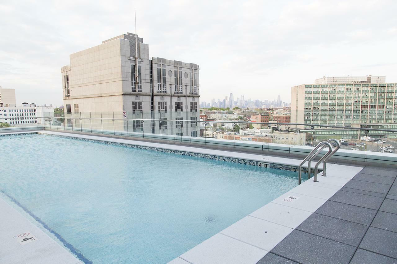 Furnished Quarters At Grove Pointe Apartment Jersey City Exterior photo