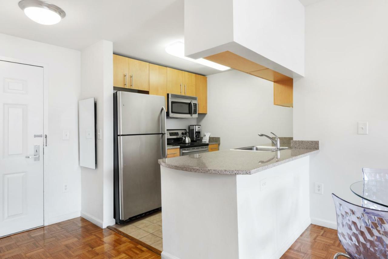 Furnished Quarters At Grove Pointe Apartment Jersey City Exterior photo